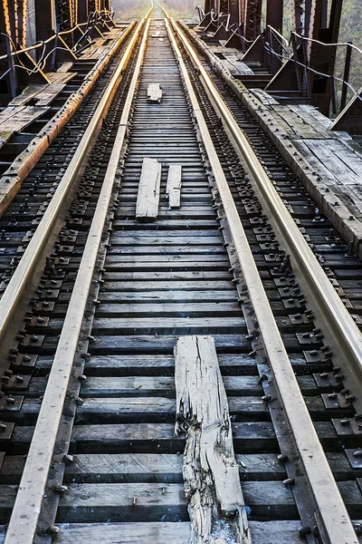 Puente ferroviario antiguo —  Fotos de Stock