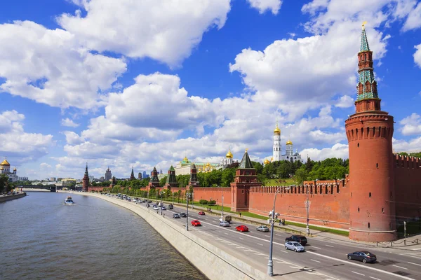 Kreml-Ufer und Kreml, moskau, russland — Stockfoto