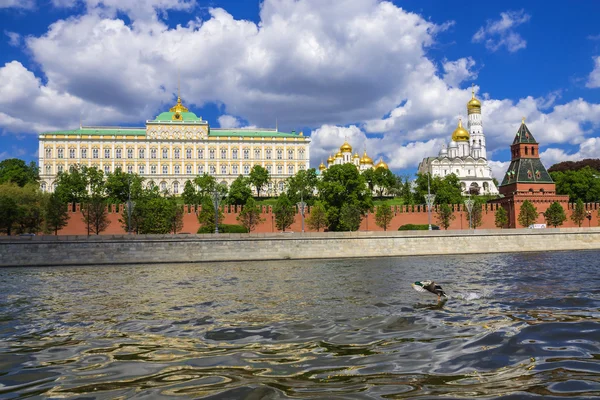 Kremlin de Moscou e aterro do Kremlin, Moscou, Rússia — Fotografia de Stock