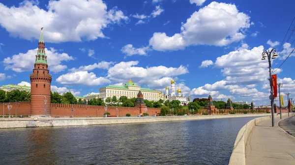 Kremlin de Moscou e aterro do Kremlin, Moscou, Rússia — Fotografia de Stock