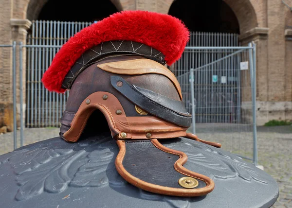 Casco de guerra romano gladiador, Italia —  Fotos de Stock