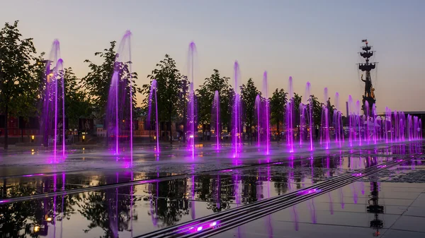 Fountain in the Crimean Embankment, Moscow, Russia — Stock Photo, Image