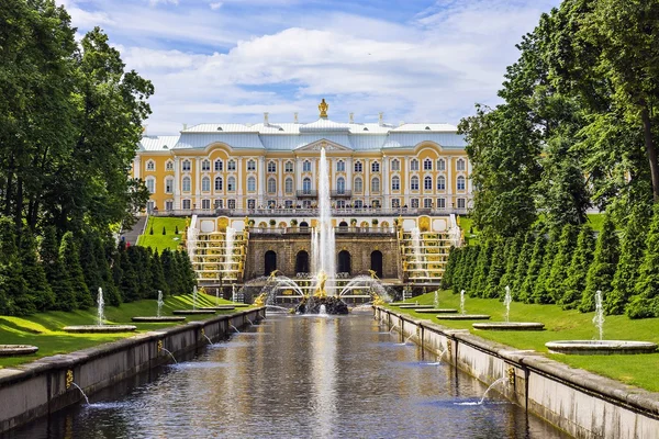 Peterhof, Ryssland (unesco världsarv) — Stockfoto