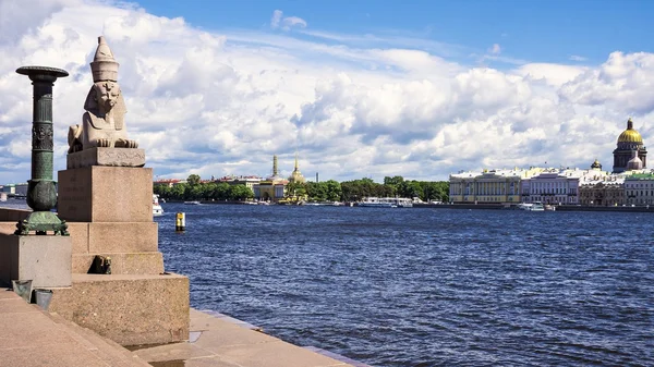 Esfinge en el río Neva, San Petersburgo, Rusia — Foto de Stock