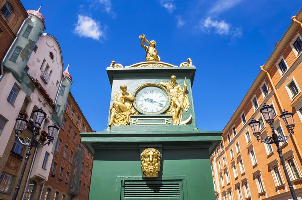 Straat klok in Sint-petersburg. Rusland — Stockfoto