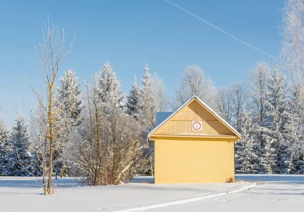 Dvina måst under is. landskap nära huset av målare repin. — Stockfoto