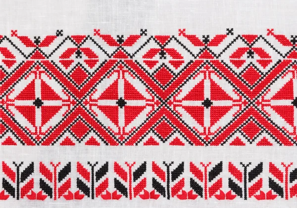 Wit-Russische nationale borduurwerk, handdoek. — Stockfoto