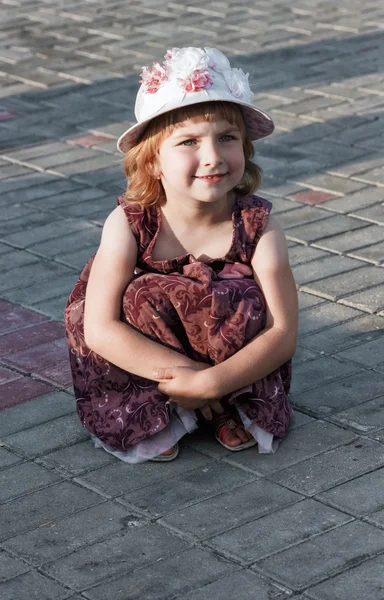 Portrait de la fille dans un chapeau . — Photo