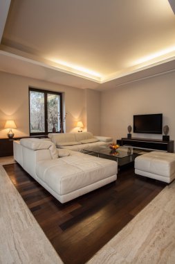 Traverten ev: Işıklı iç