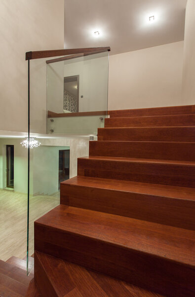 Травертинный дом - хорошо спроектированная лестница
