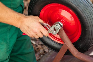 bir el arabası tamiri