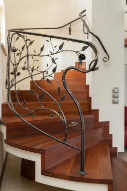 klas house - Merdiven basamakları