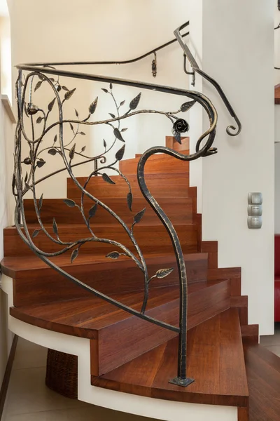 Elegantní dům - schodišťové stupně — Stock fotografie