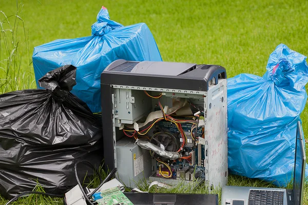 Computer Garbage on grass — Stock Photo, Image