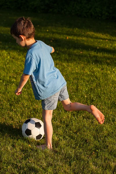 Młody kicker — Zdjęcie stockowe