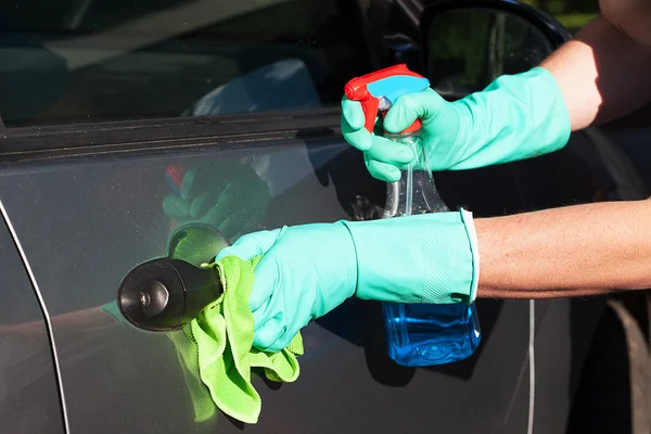 Car handle cleaning — Stock Photo, Image