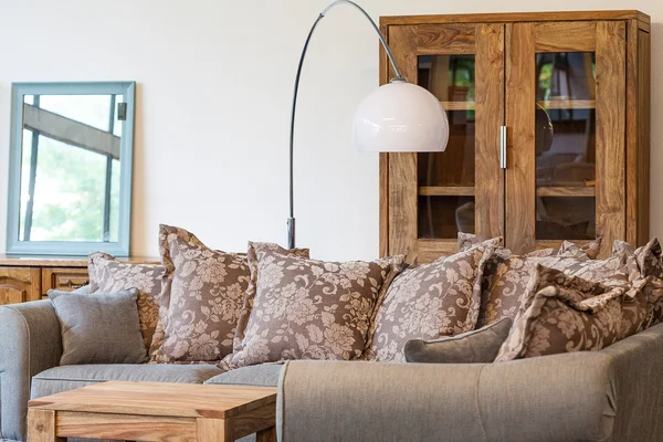 Beige sofa — Stockfoto