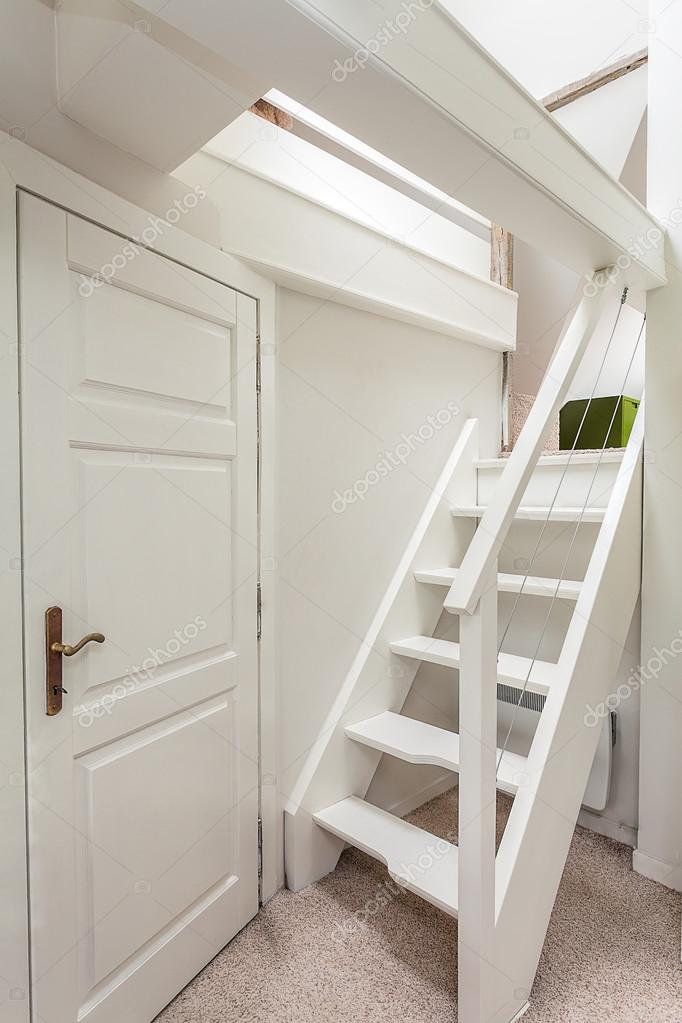 Vintage kastély tetÅtér lépcsÅk — stock fotó © photographee.eu ... Tetőtéri lépcső