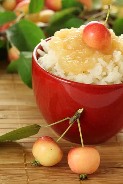 Äpfel und Reis — Stockfoto