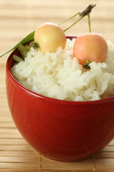 Rice with apples — Stock Photo, Image