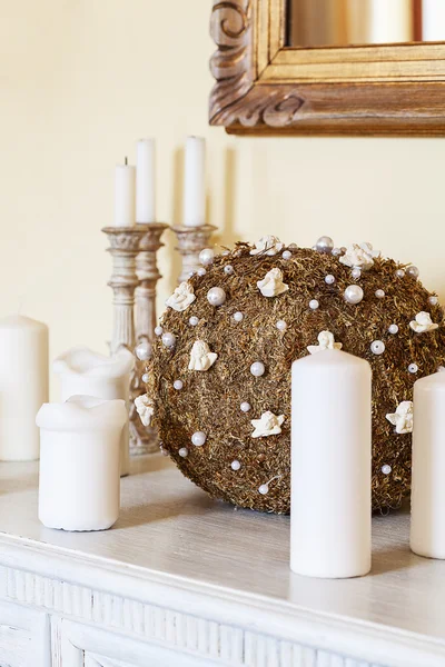 Interno mediterraneo - candele e ornamenti — Foto Stock