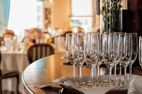 Mediterranean interior - table with glasses — Stock Photo, Image