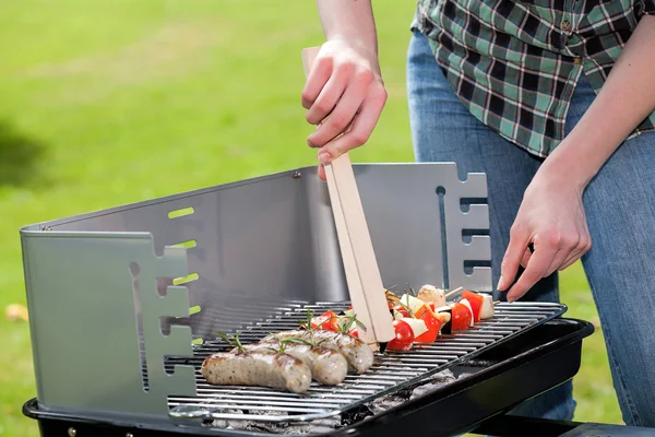 Cook grilling — Stock Photo, Image