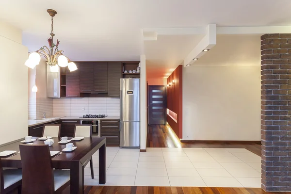 Spacious apartment - Kitchen — Stock Photo, Image