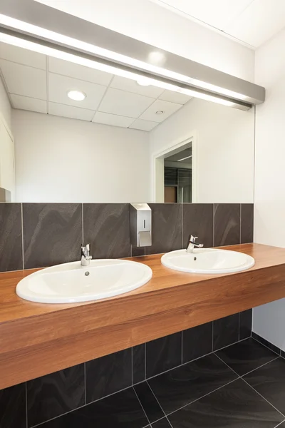 Bathroom counter — Stock Photo, Image