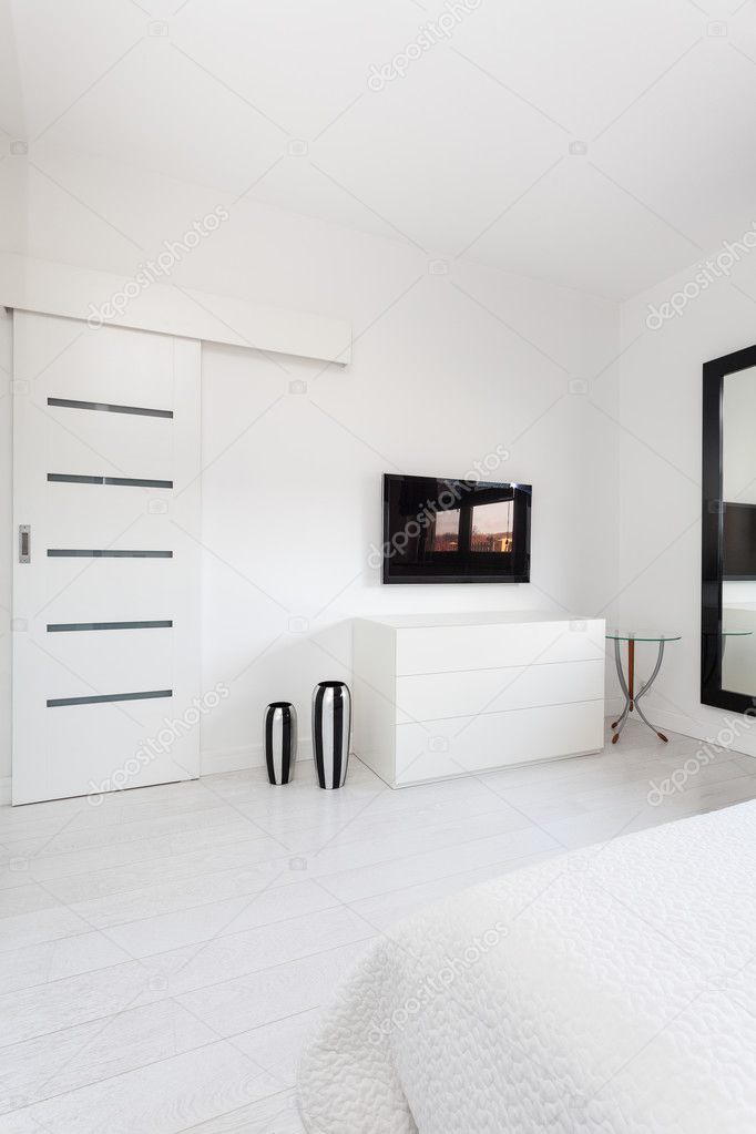 levendige cottage - tv in slaapkamer — Stockfoto © photographee.eu ... levendige cottage - tv in slaapkamer — Stockfoto © photographee.eu ...