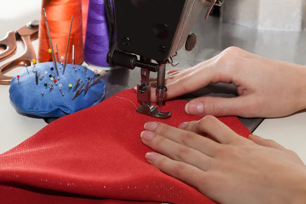 Dressmaker hands — Stock Photo, Image