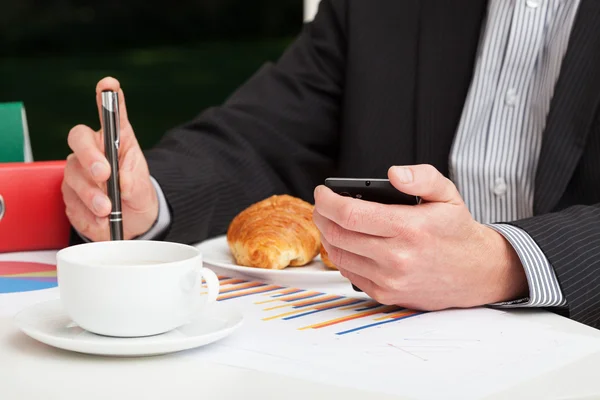 Manager in stressiger Arbeit — Stockfoto