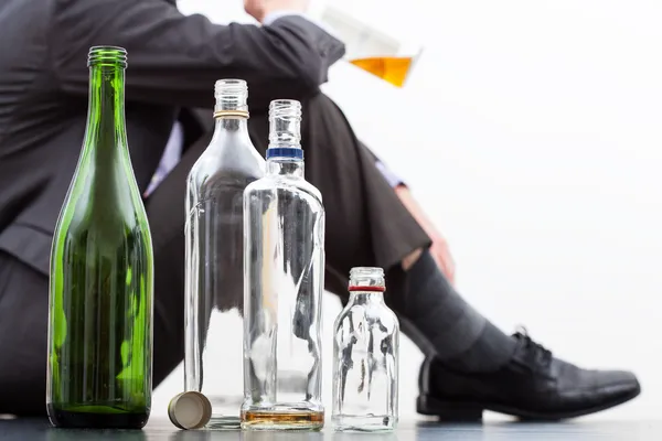 Lege flessen van alcohol — Stockfoto