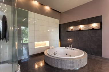 Yuvarlak banyo lüks malikane