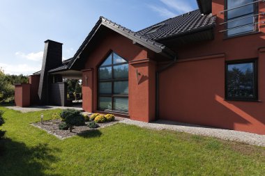 çok büyük bir evi'nın