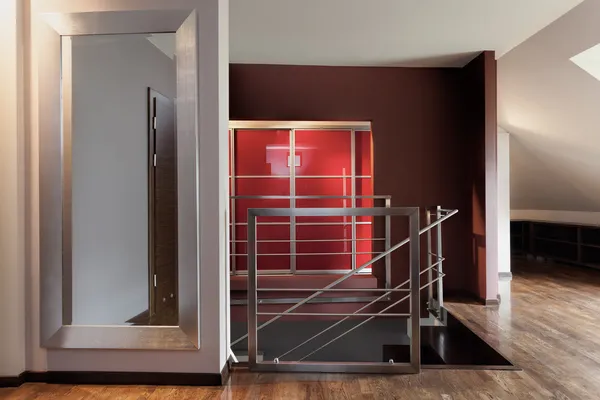 Escada em uma casa moderna — Fotografia de Stock