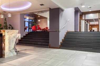 ormanlık otel - merdiven