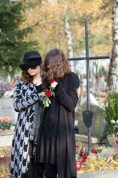 Young widow supported by her friend — Stock Photo, Image