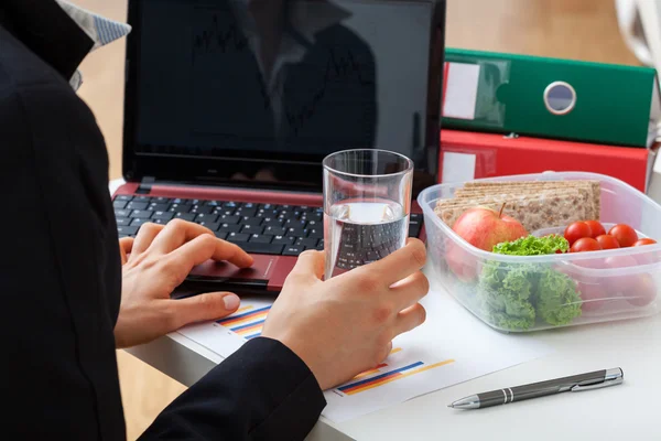 Breve pausa durante o trabalho — Fotografia de Stock