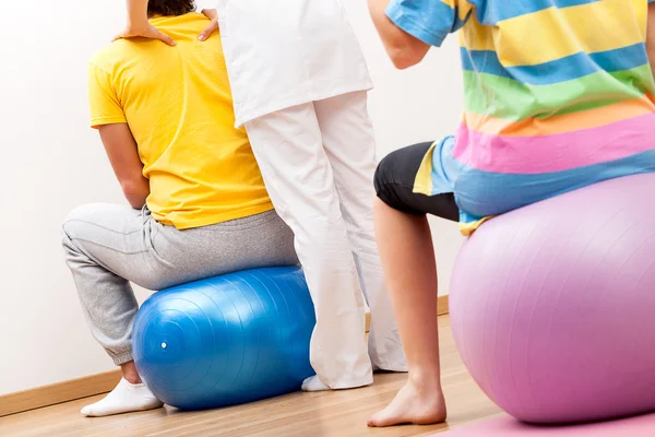 Pilates em fisioterapia — Fotografia de Stock