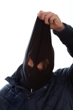 haydut maskeni alarak