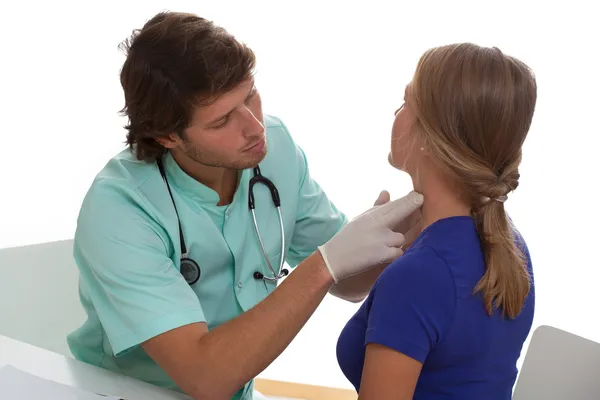 Endokrinologe testet eine Schilddrüse — Stockfoto