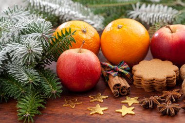 Noel dekorasyonu ve tatlılar