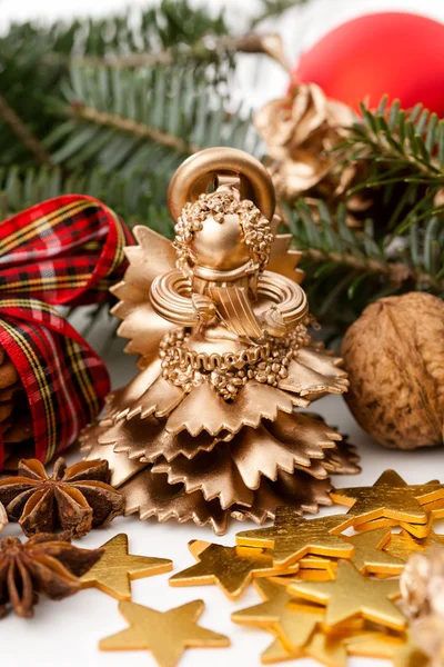 Weihnachtsstatue - Goldener Engel — Stockfoto