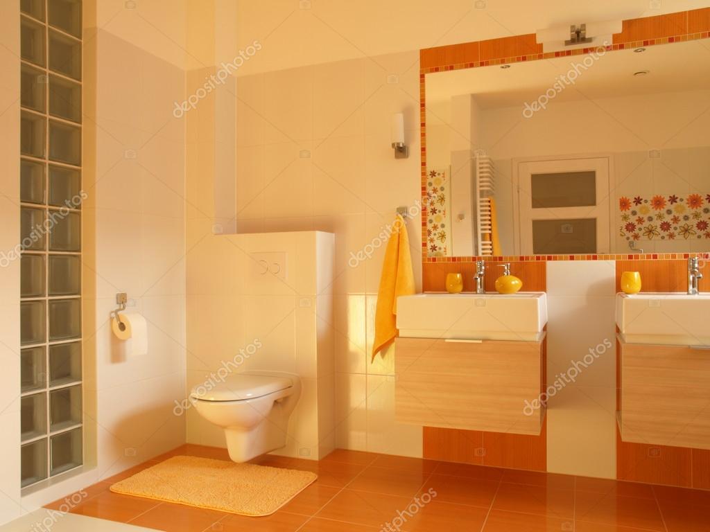 Narancssárga optimista fürdőszoba — stock fotó © photographee.eu ...