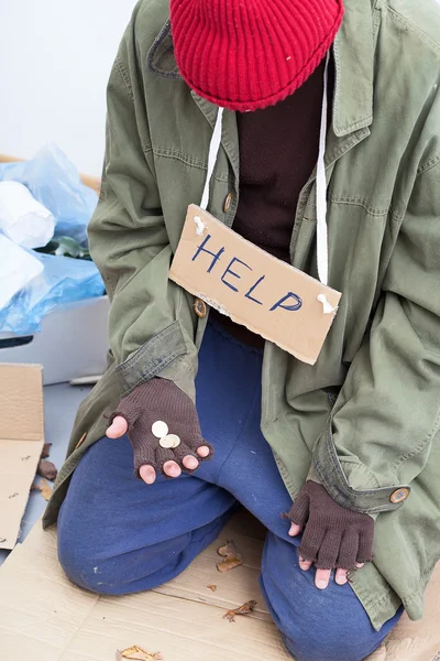 Persona sin hogar en necesidad — Foto de Stock