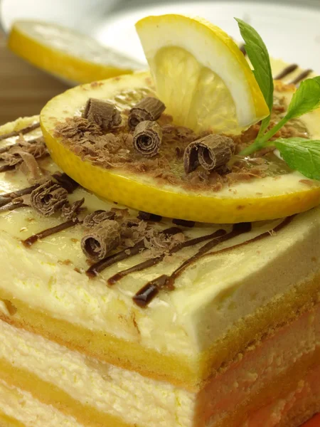 Cheesecake with lemon, closeup — Stock Photo, Image