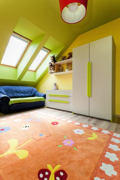 Apartamento urbano - habitación colorida —  Fotos de Stock