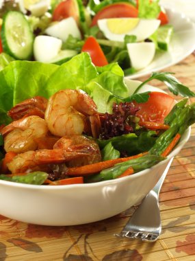 seafish salata sebze ile