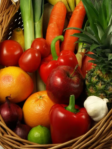 Combinação de produtos hortícolas e frutas — Fotografia de Stock